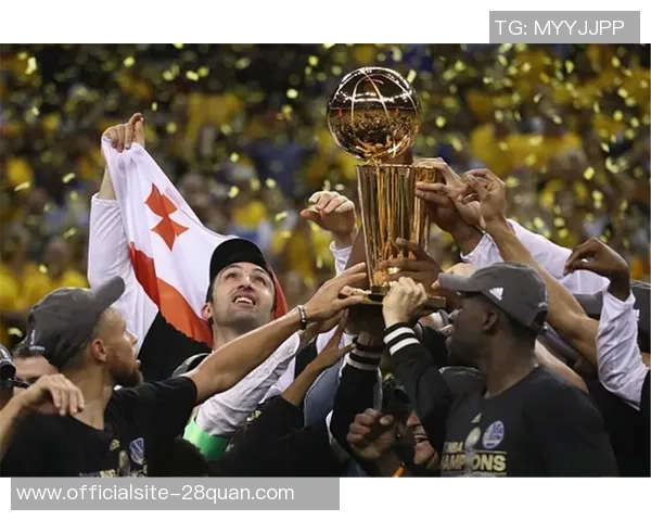 勇士横扫骑士以四比零完胜夺冠展现无与伦比的团队实力与决胜时刻的绝对统治力